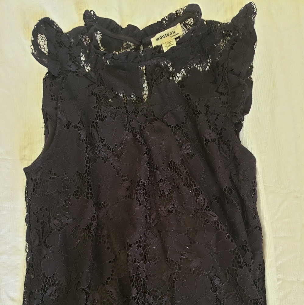 Chic top NWOT